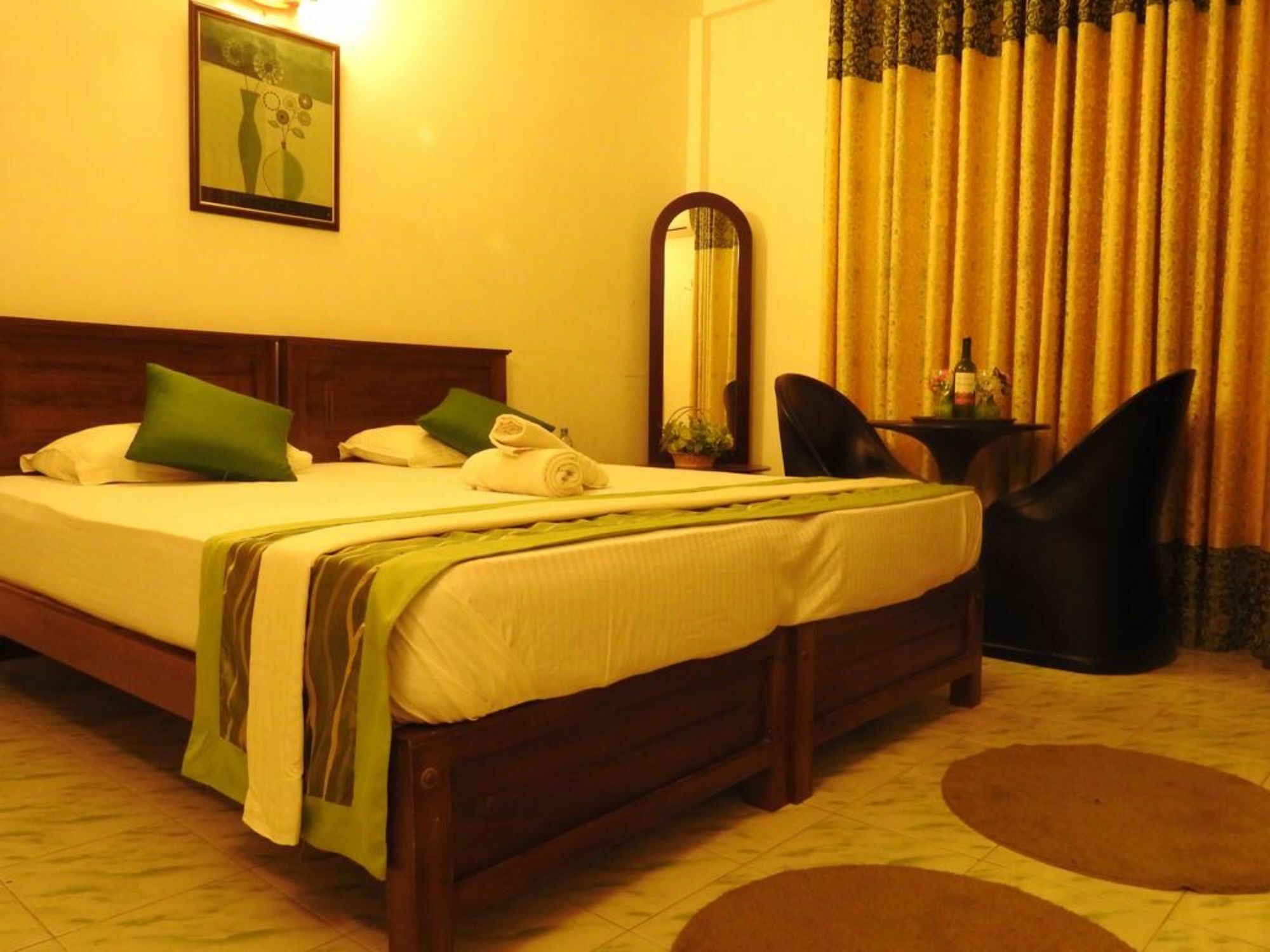 Oak Wood Inn Канди Экстерьер фото