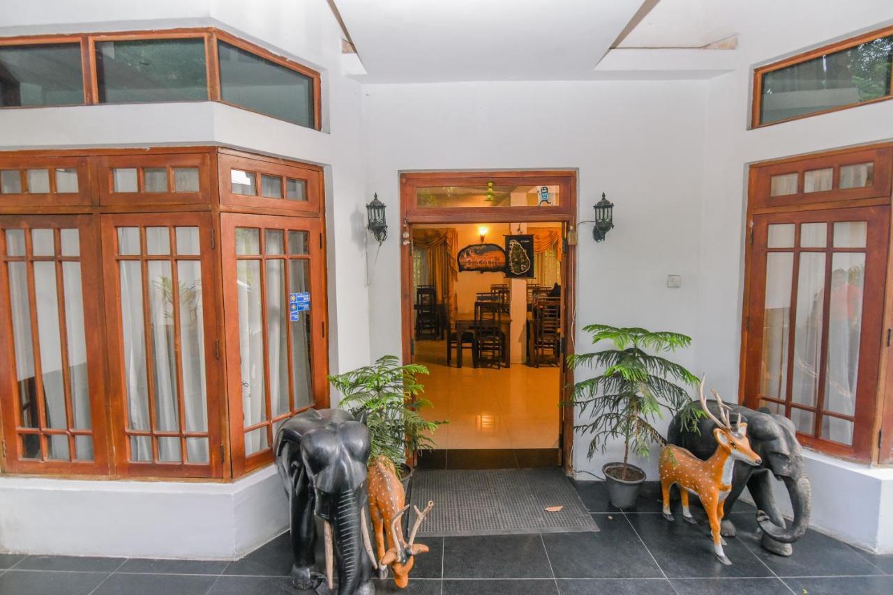 Oak Wood Inn Канди Экстерьер фото